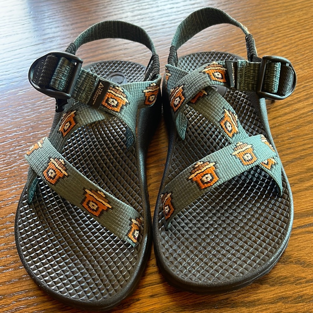 Chaco- unisex children kids size 1. Smokey the bear.